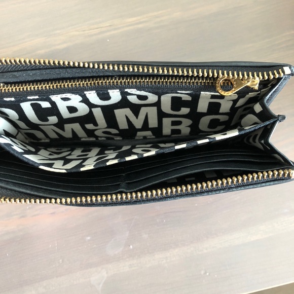 Marc by Marc Jacobs Wallet - Picture 7 of 8